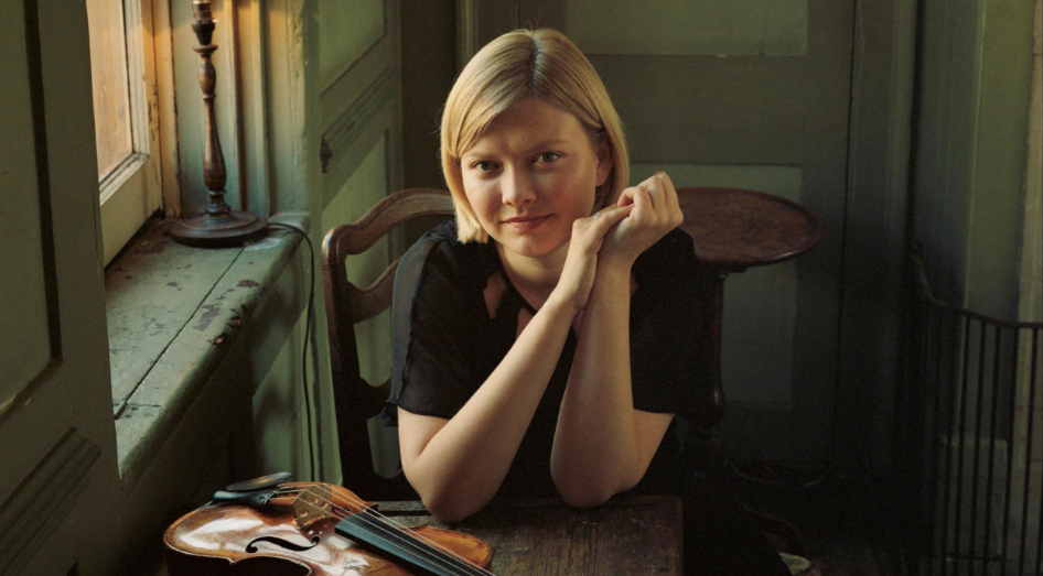 Portrait. Palais des Beaux-Arts. Mahler 1 and Alina Ibragimova (violon) plays Mozart. Roberto González-Monjas, chef d|orchestre. 2023-09-23